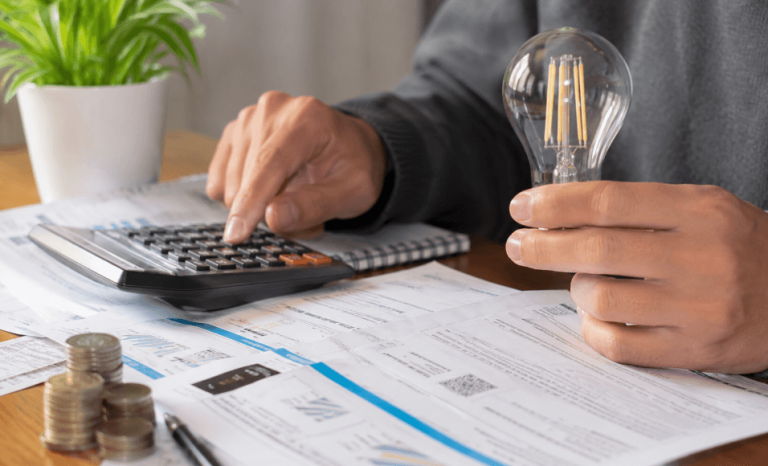 Bonus bollette 2026 fino a 60 euro: al via da agosto lo sconto volontario per le famiglie con ISEE fino a 25.000 euro Bonus bollette 2026 fino a 60 euro: al via da agosto lo sconto volontario per le famiglie con ISEE fino a 25.000 euro
