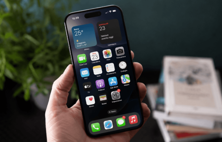 Comprare uno smartphone costerà sempre di più: la memoria RAM supera il processore nei costi di produzione Comprare uno smartphone costerà sempre di più: la memoria RAM supera il processore nei costi di produzione